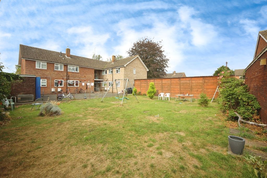 Property photo 2 of 17