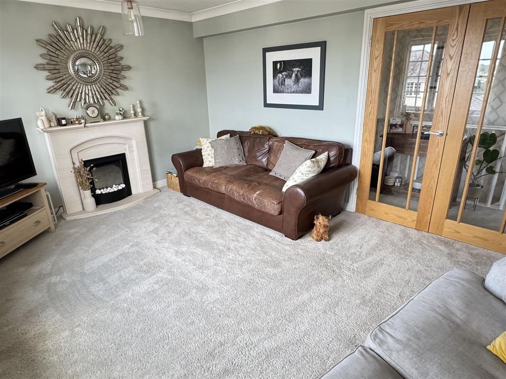Property photo 3 of 32