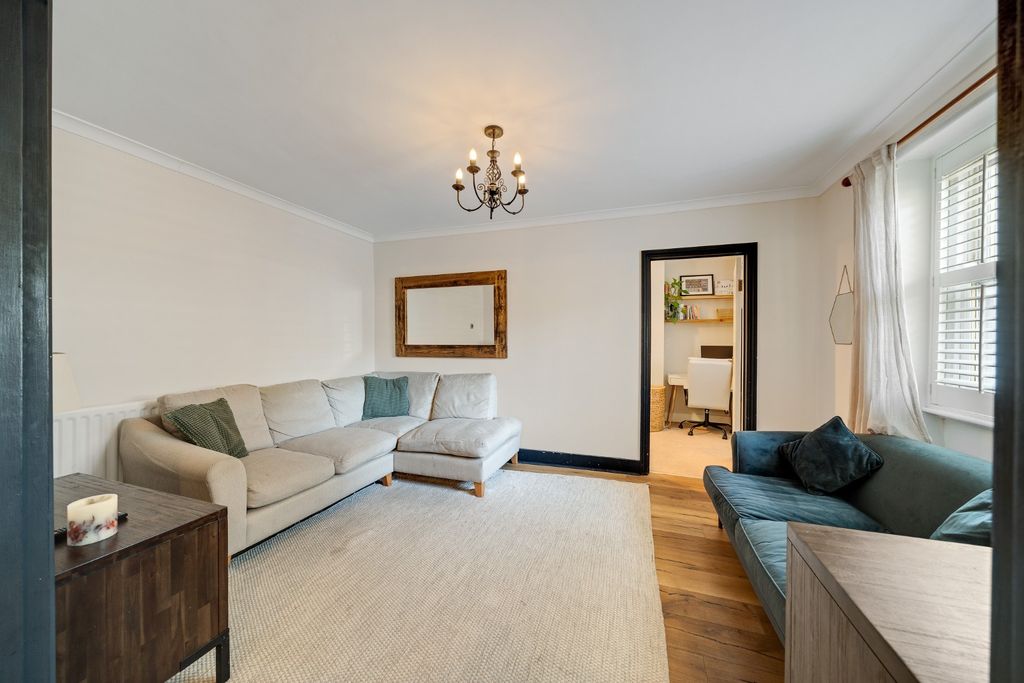 Property photo 3 of 17 4952314