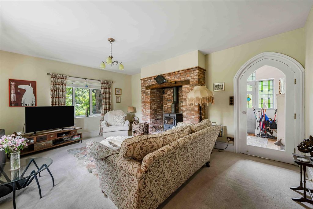 Property photo 3 of 38