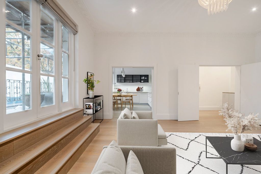 Property photo 3 of 16 Picture 3