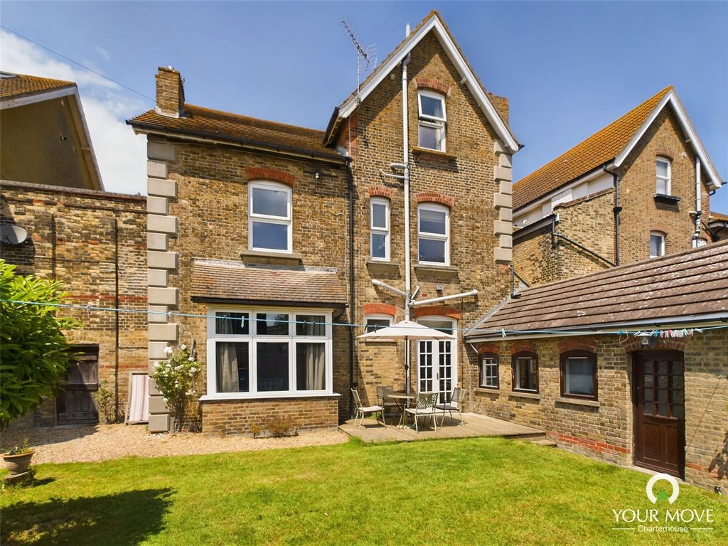 Property photo 1 of 33 Picture No. 02