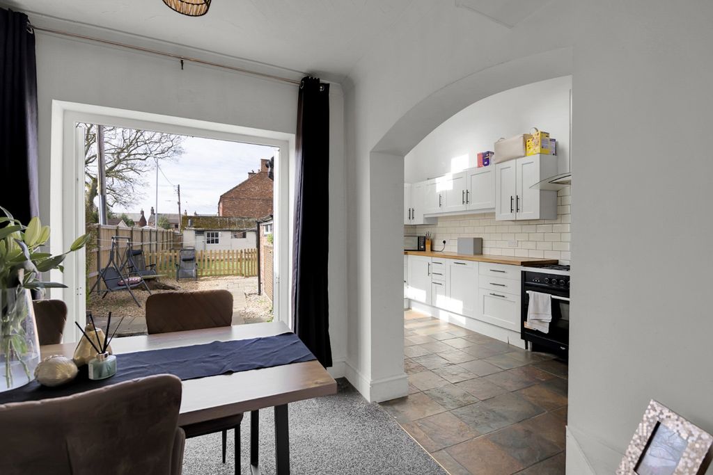 Property photo 2 of 21 5028004