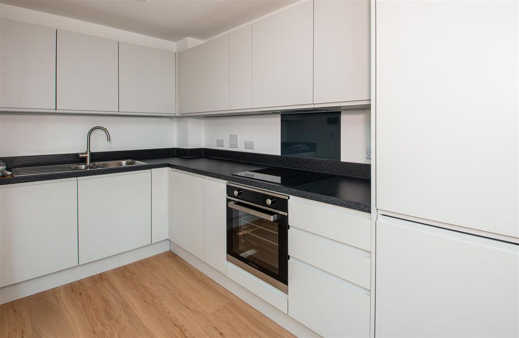 Property photo 3 of 13 3Vic_5.Jpg