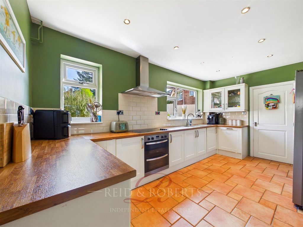 Property photo 3 of 20 Cam05148G0-Pr0141-Still013.Jpg