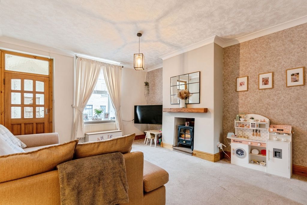 Property photo 2 of 28 Pbox-Img.Jpg