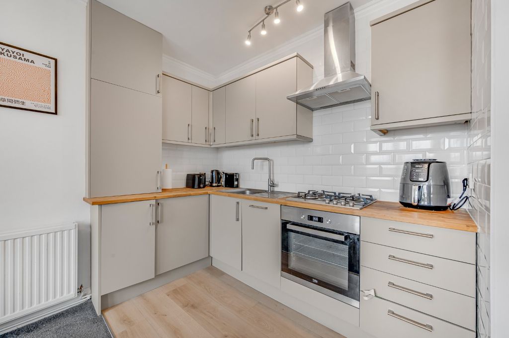 Property photo 3 of 10 Picture 3