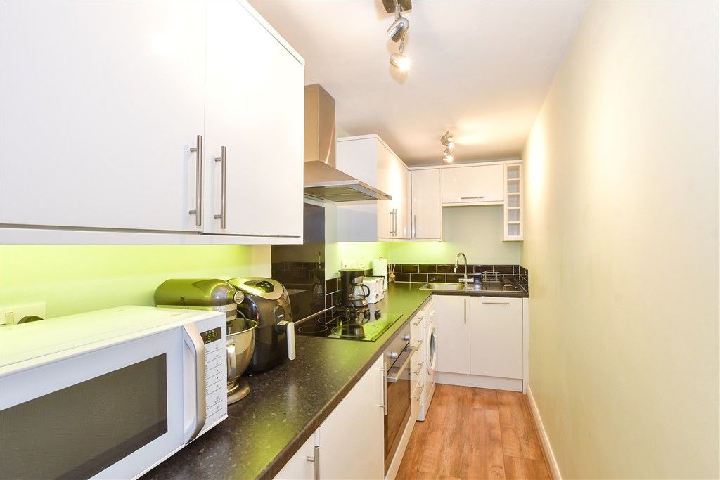 Property photo 3 of 7 Kitchen