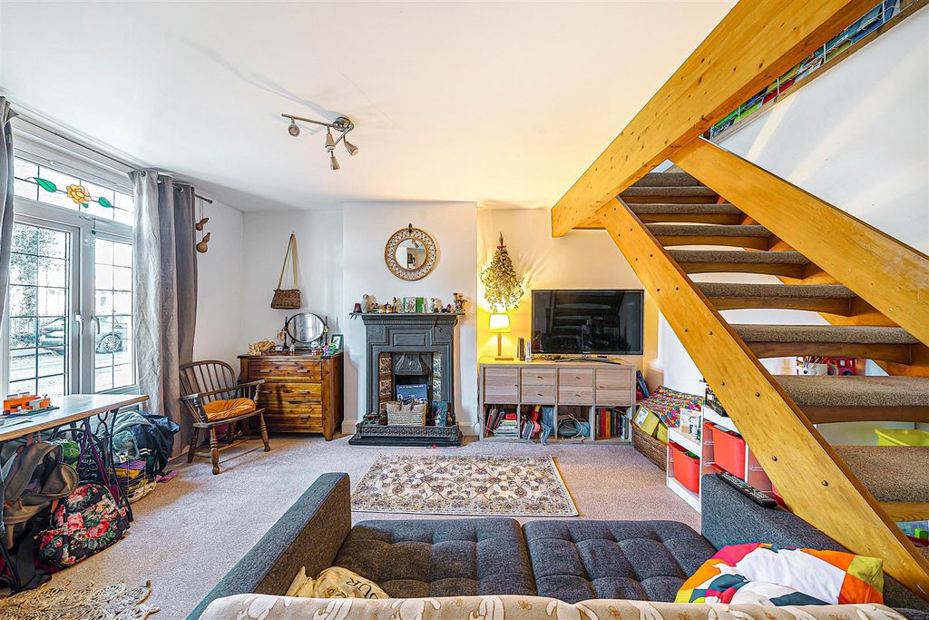 Property photo 2 of 12