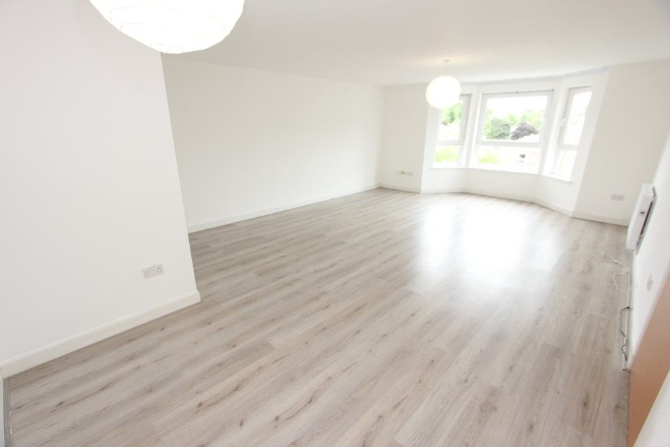 Property photo 3 of 9 Lounge