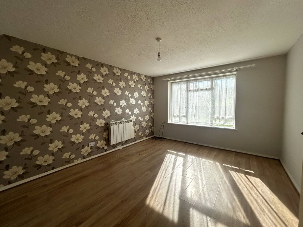 Property photo 2 of 18 Picture No. 02