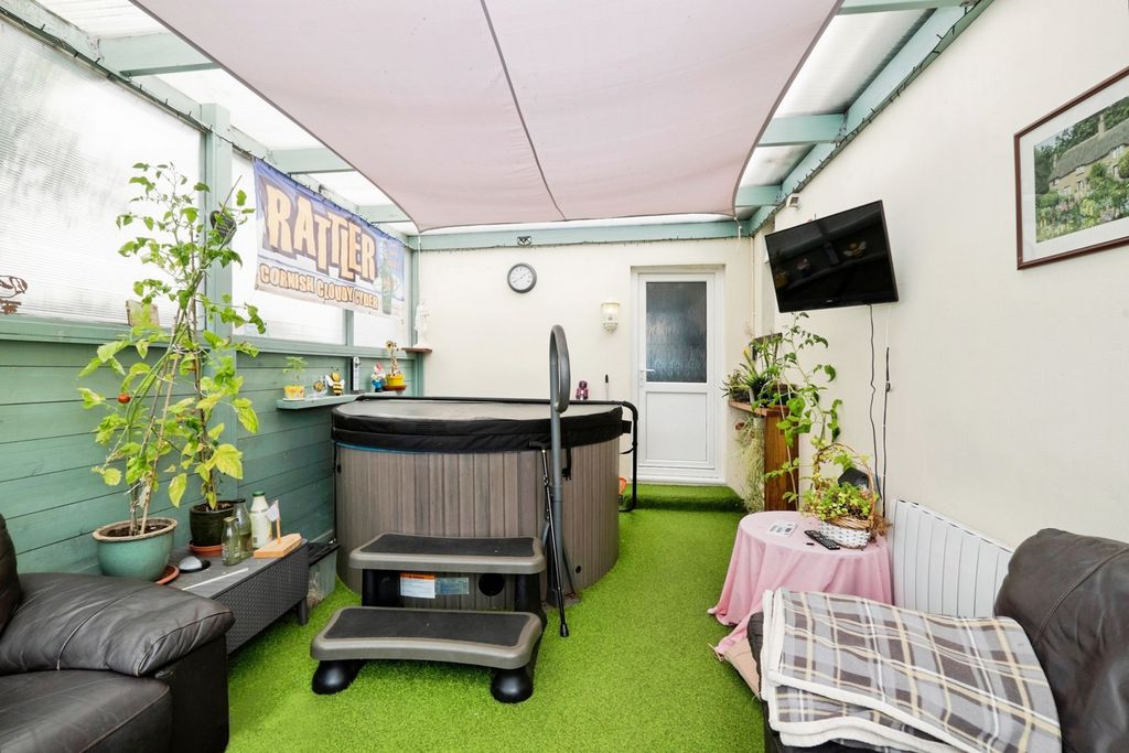 Property photo 3 of 20 Pbox-Img.Jpg