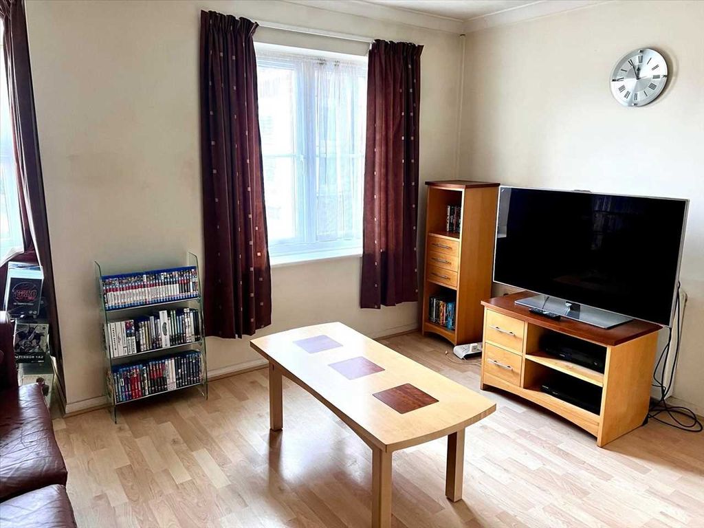 Property photo 2 of 6