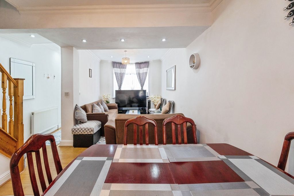 Property photo 3 of 19 Pbox-Img.Jpg