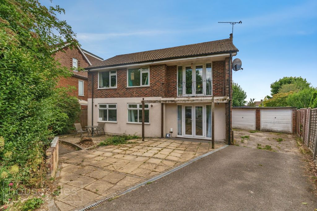 Property photo 1 of 12