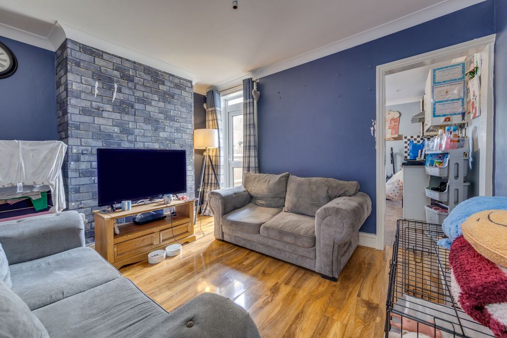 Property photo 2 of 24