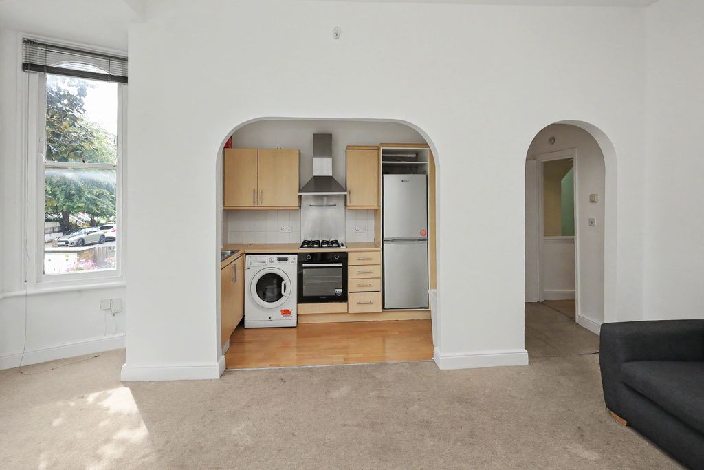 Property photo 3 of 14 Flat 2, 80 Goldhurst Terrace, South Hampstead, London Nw6 3Hs