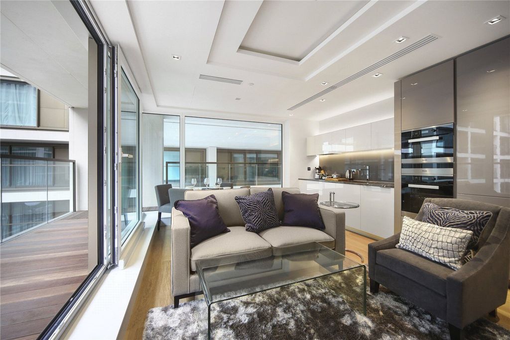 Property photo 2 of 8 Lord Kensington H...