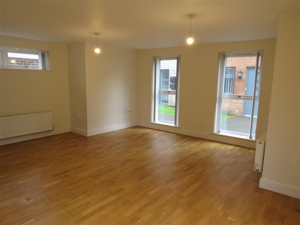 Property photo 3 of 7 Living Room