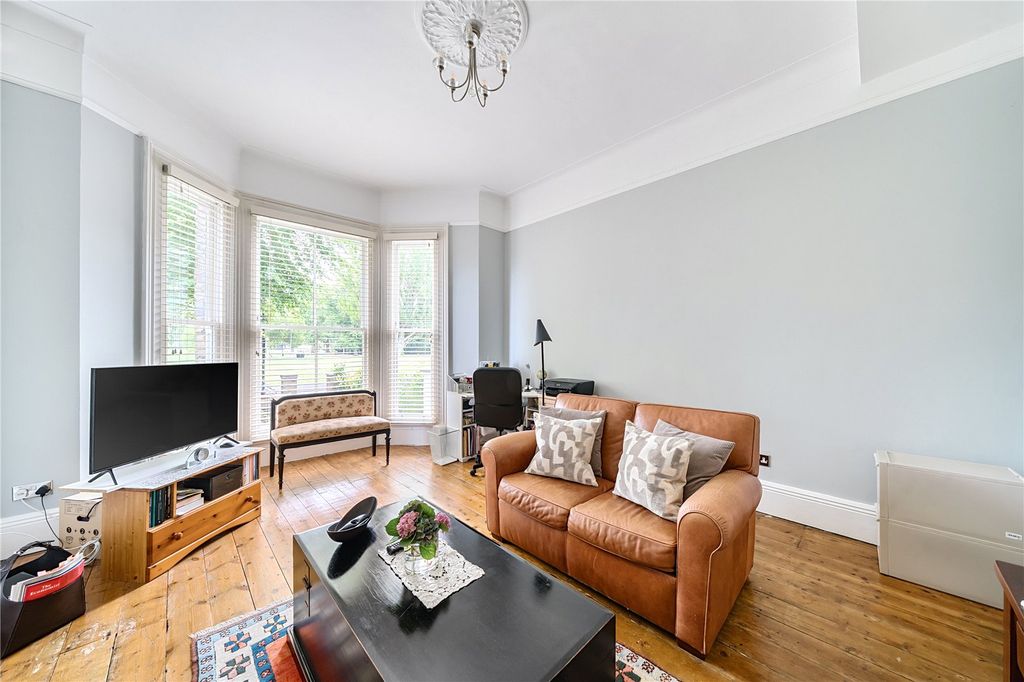 Property photo 3 of 16 Picture No. 05
