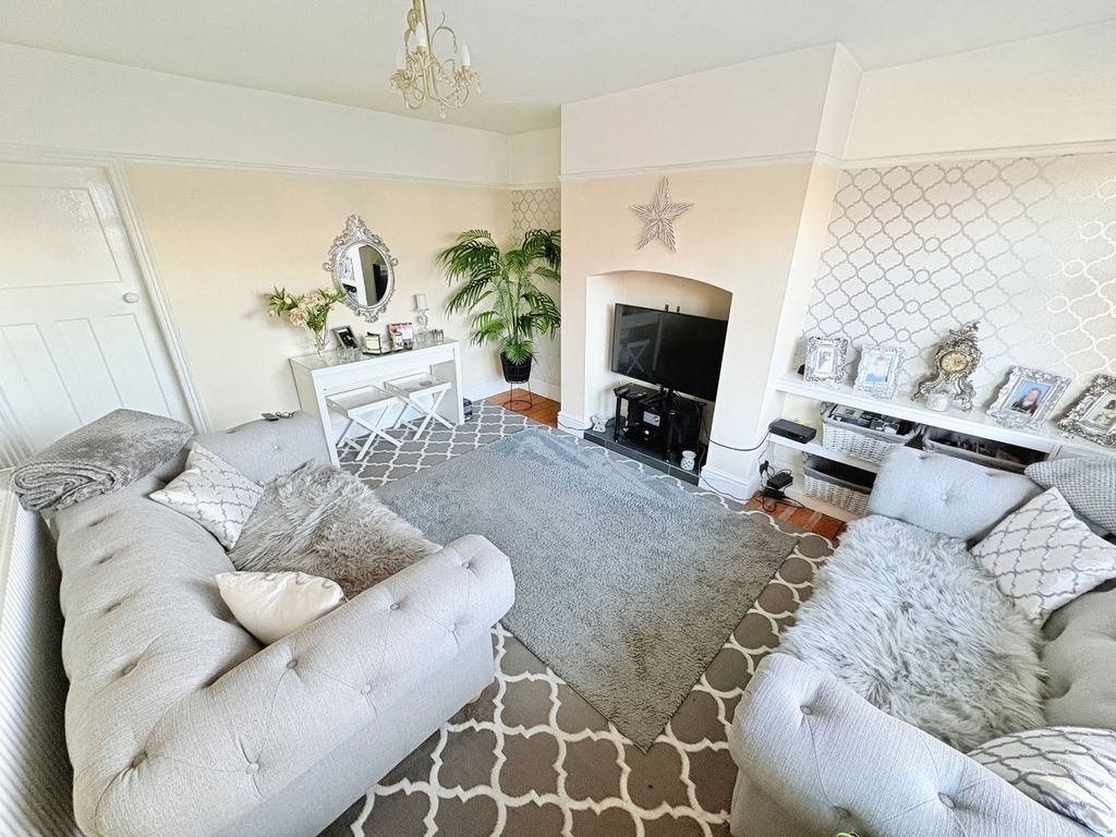 Property photo 2 of 14 Picture No. 15