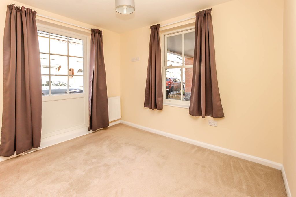 Property photo 3 of 7 Bedroom One