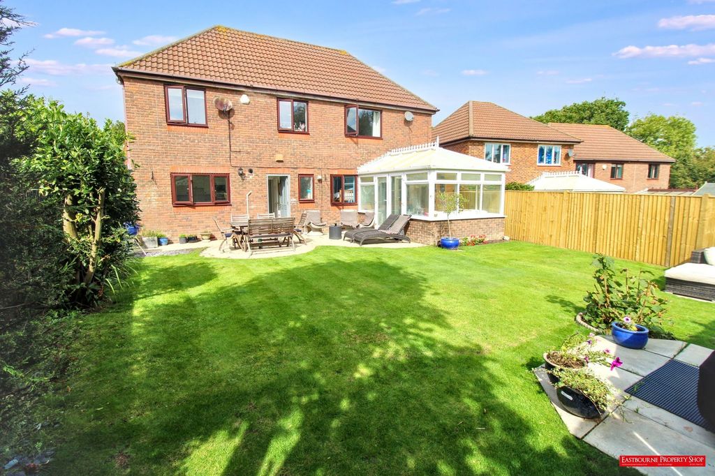 Property photo 2 of 20