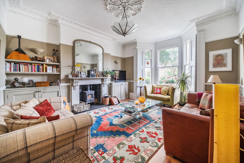 Property photo 2 of 16 Sitting Room