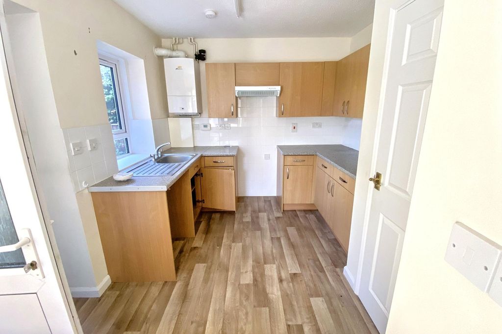 Property photo 3 of 19 85 Freedom Avenue, Yeovil, BA21 3Jw