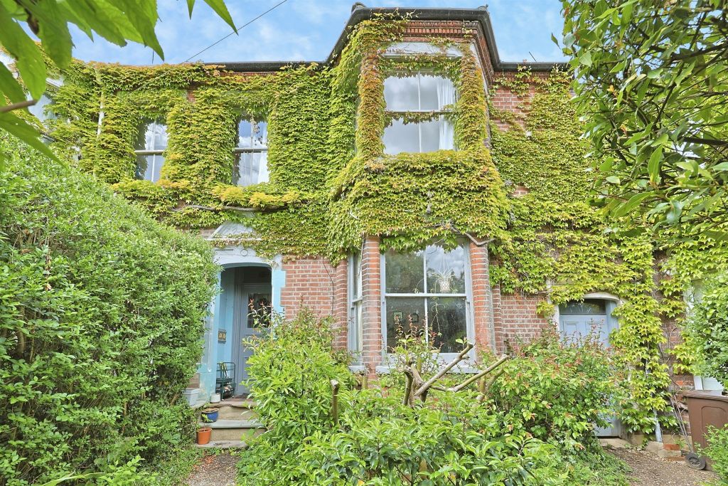 Property photo 1 of 33