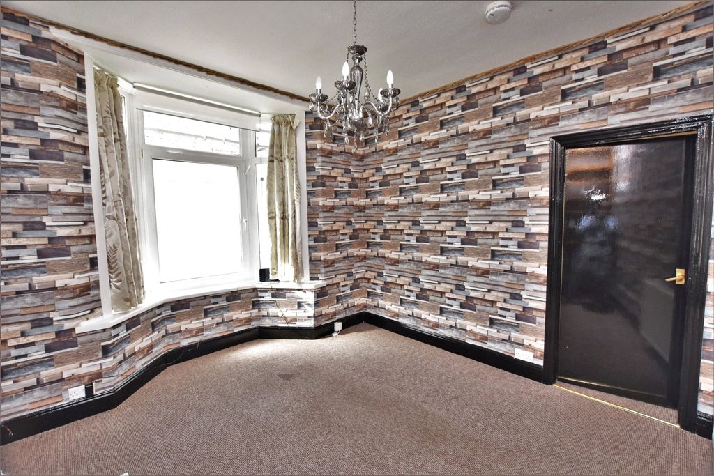 Property photo 2 of 14 Living Room