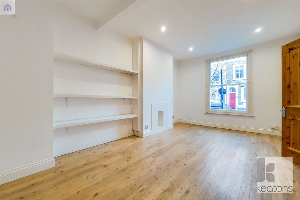 Property photo 2 of 6 Living Room