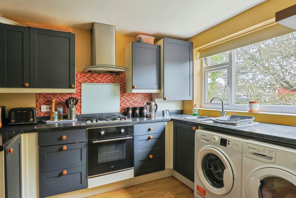 Property photo 3 of 18 Pbox-Img.Jpg