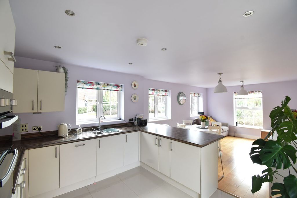 Property photo 2 of 16