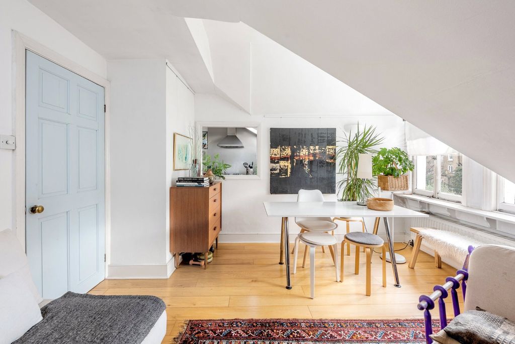 Property photo 2 of 11 Picture No. 23