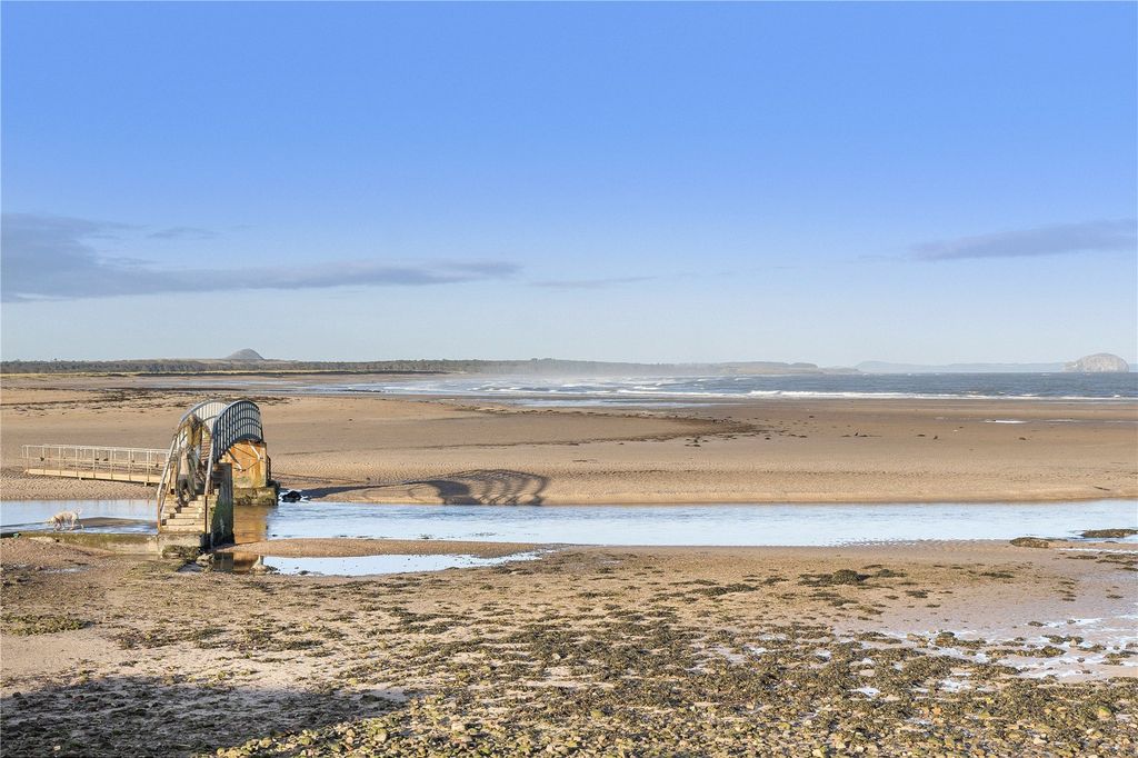 Property photo 2 of 23 Picture No. 33