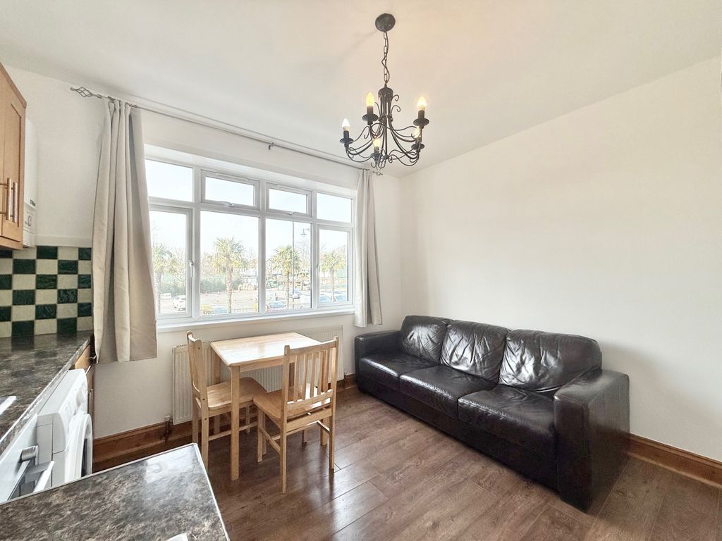 Property photo 1 of 10 1 Bedroom Flat For Rent