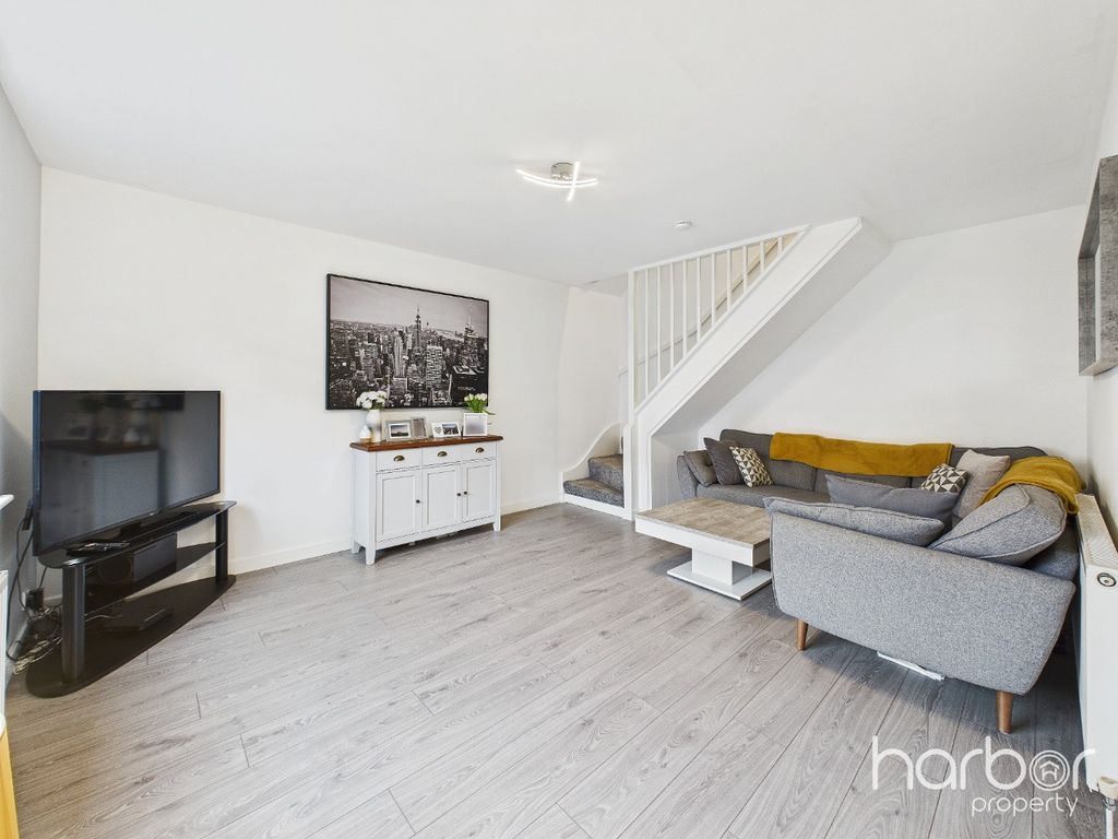 Property photo 2 of 15 4814834