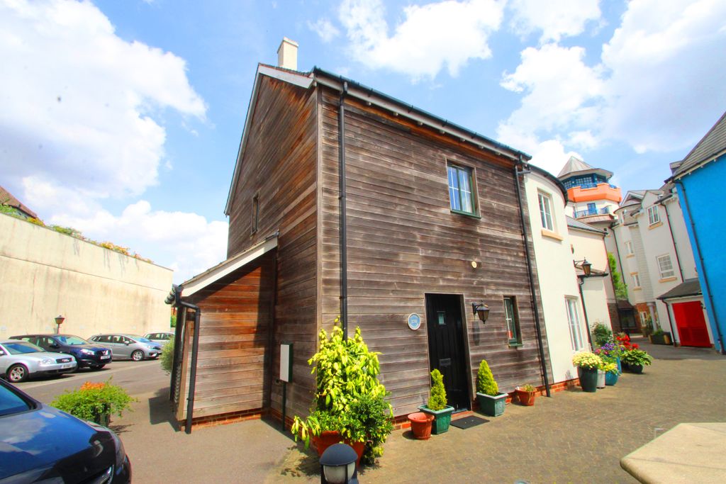 Property photo 1 of 8