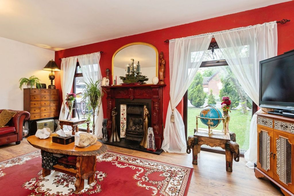 Property photo 2 of 19