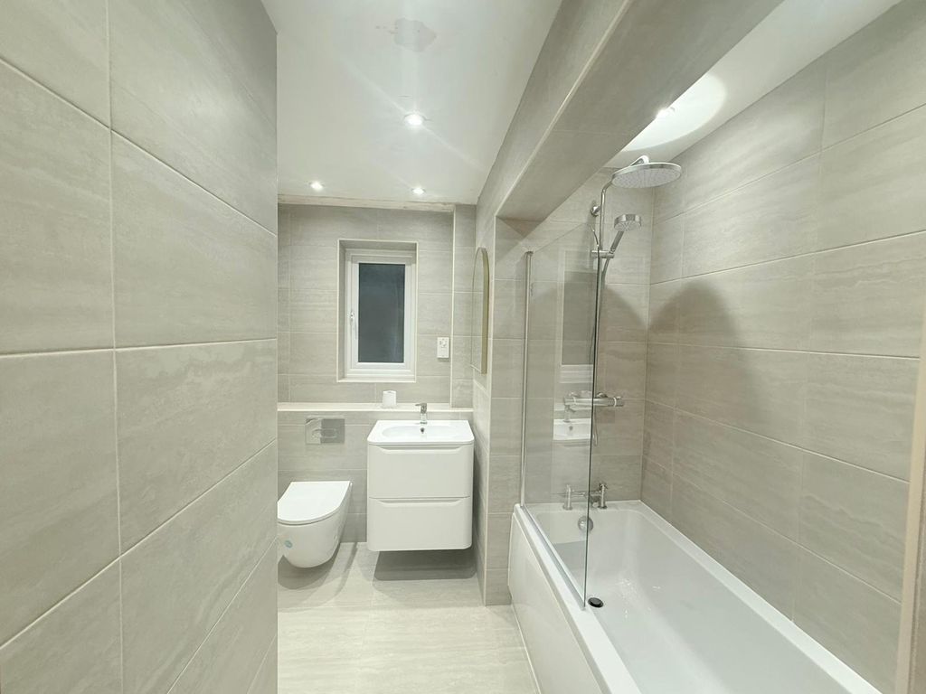 Property photo 2 of 14 Picture No. 16