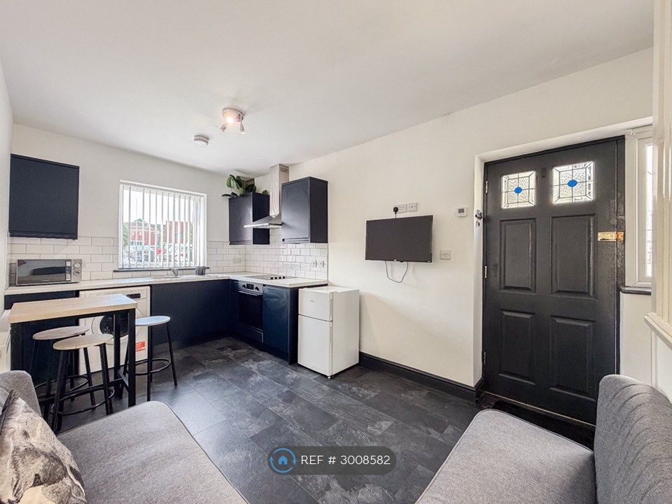 Property photo 1 of 2