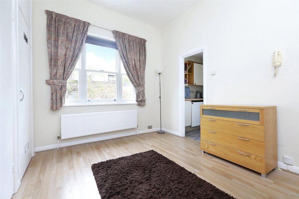 Property photo 2 of 7 Picture No. 08