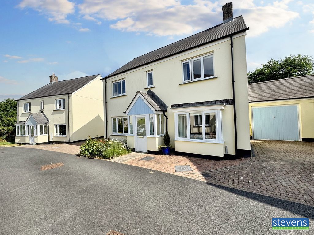 Property photo 1 of 28 Image00003
