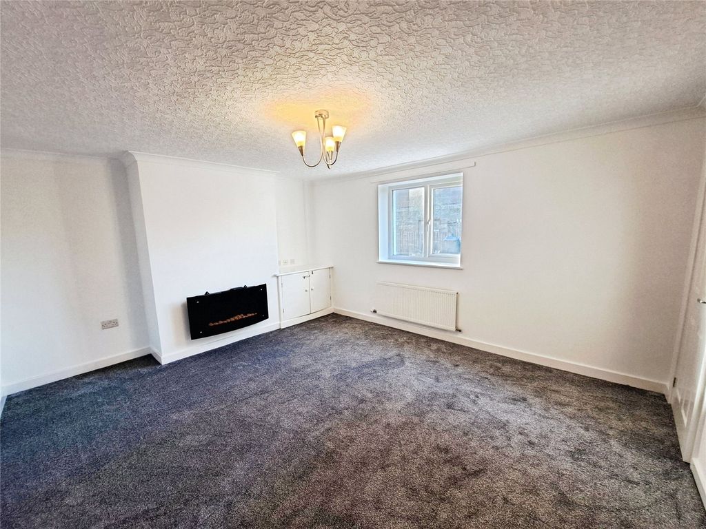 Property photo 3 of 9 Dining Room