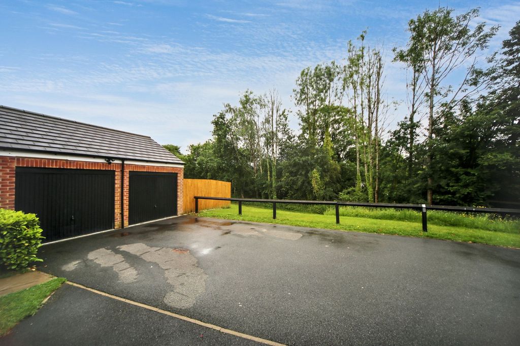 Property photo 2 of 24