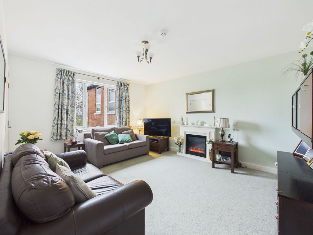 Property photo 2 of 12 Lounge