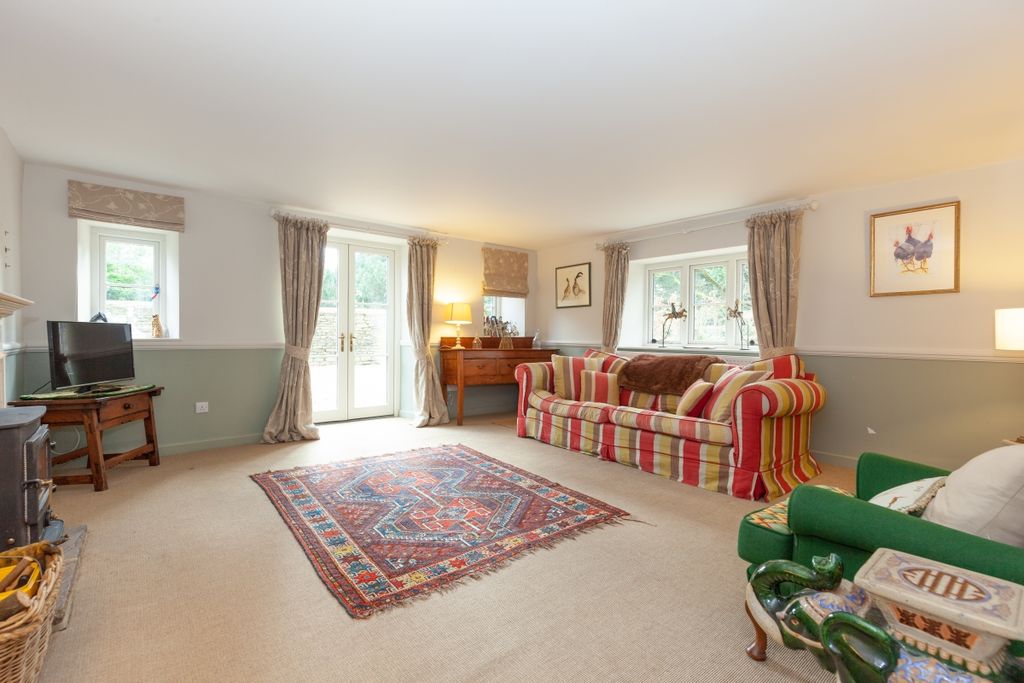 Property photo 3 of 13 182615