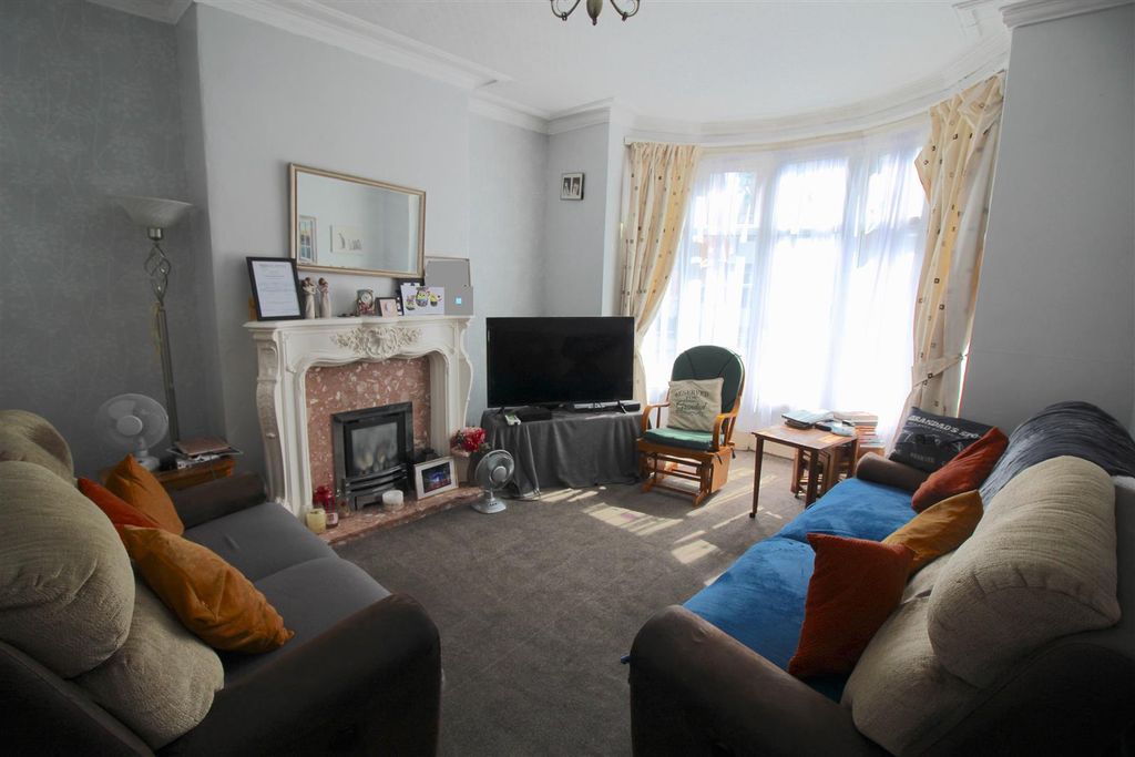 Property photo 3 of 12 Reception Room