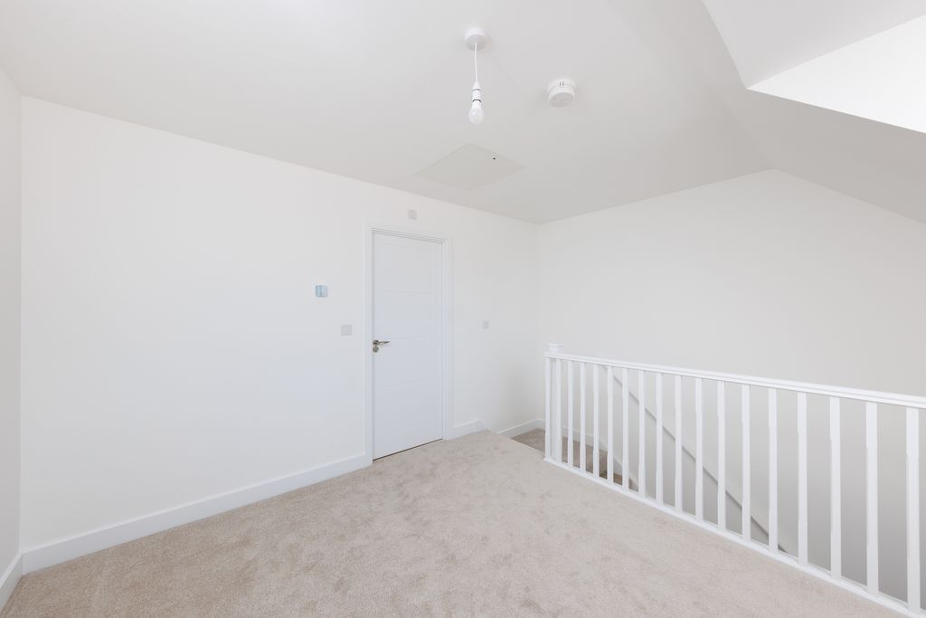 Property photo 3 of 10 Photo